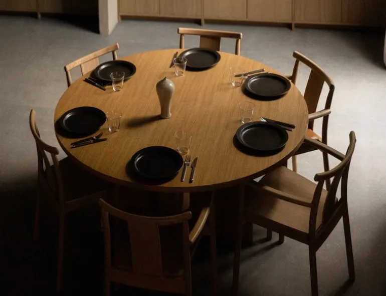 Audo Copenhagen Merkur dining chair with armrest, oak