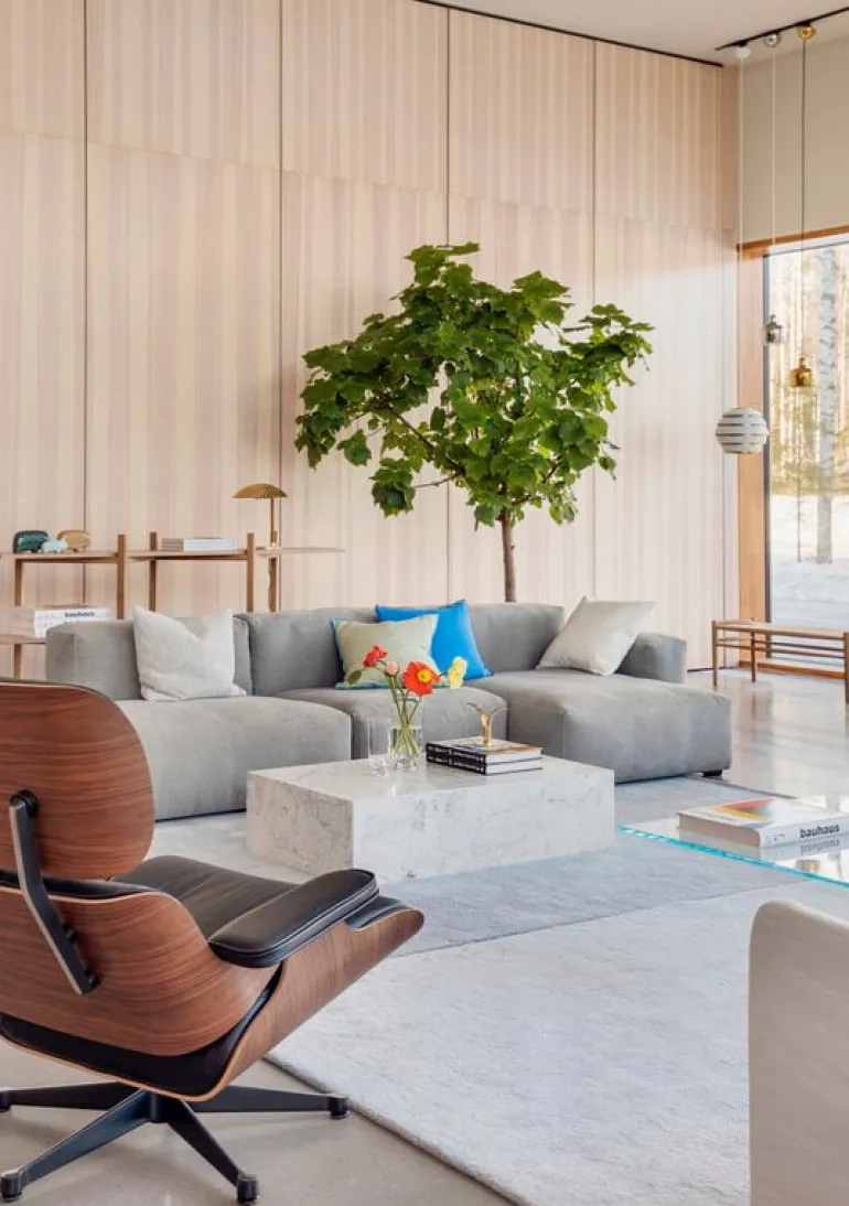 Audo Copenhagen Plinth table, low, white Carrara marble