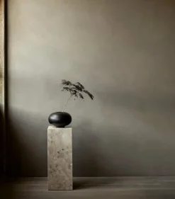 Audo Copenhagen Surround vase, brown wood