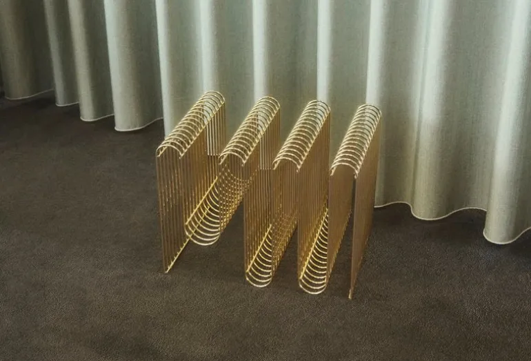 AYTM Curva magazine holder, gold