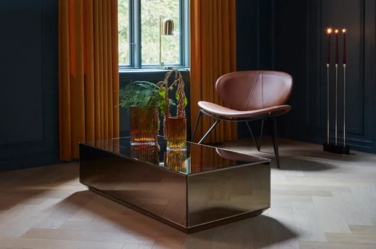 AYTM Folium vase, L, amber