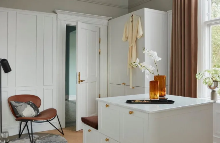 AYTM Folium vase, L, amber