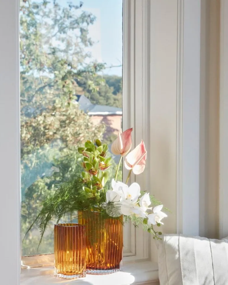 AYTM Folium vase, S, amber