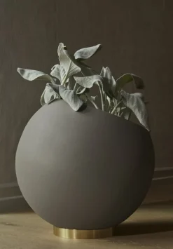 AYTM Globe flower pot, L, taupe