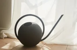 AYTM Globe watering can, large, black