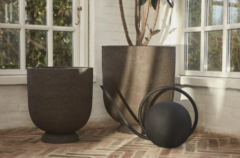 AYTM Globe watering can, large, black