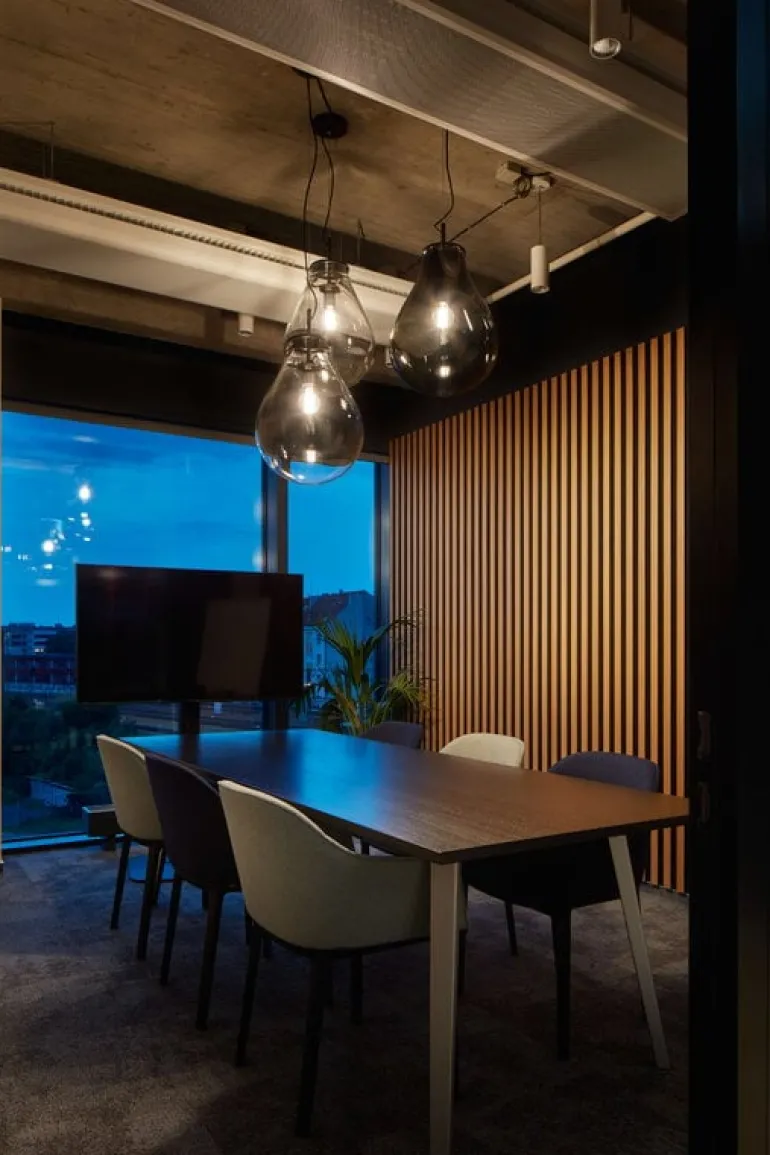 Bomma Tim pendant, medium, smoke - black