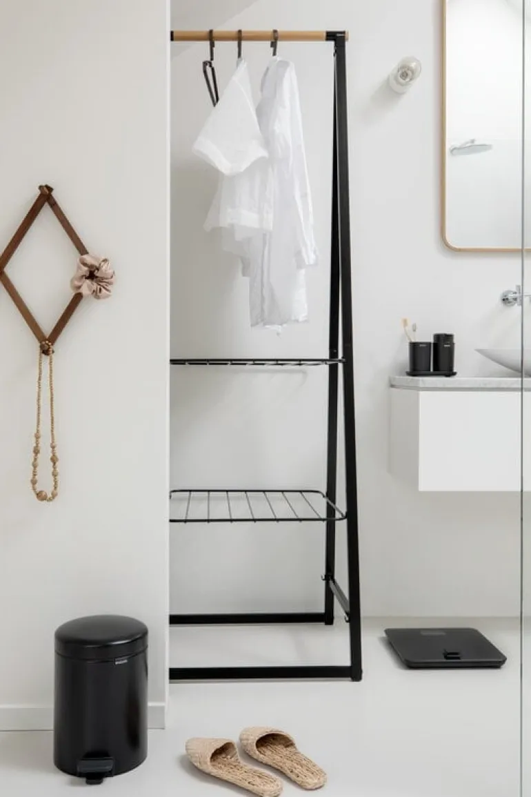 Brabantia ReNew battery free bathroom scale, dark grey