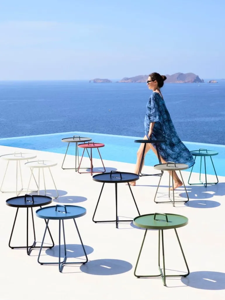 Cane-line On-the-move table, small, light rose