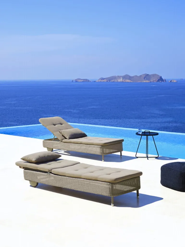 Cane-line On-the-move table, small, dark blue