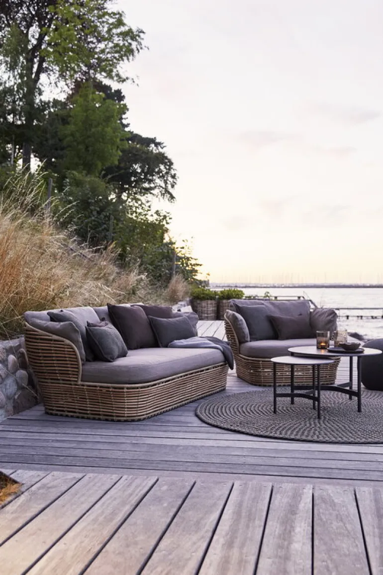 Cane-line Twist coffee table, diam. 70 cm, lava grey - fossil black