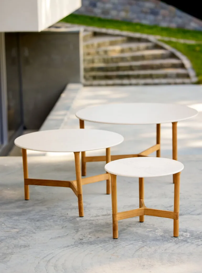 Cane-line Twist coffee table, diam. 70 cm, teak - travertine look