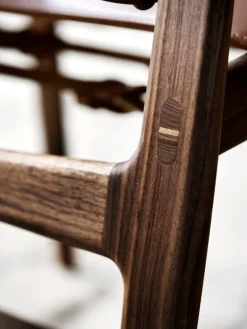 Carl Hansen & Søn BM1106 Huntsman chair, oiled walnut - black leather - brass