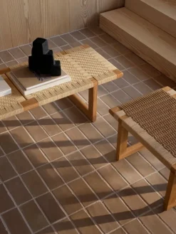 Carl Hansen & Søn BM0489S table bench, short, oiled oak - paper cord