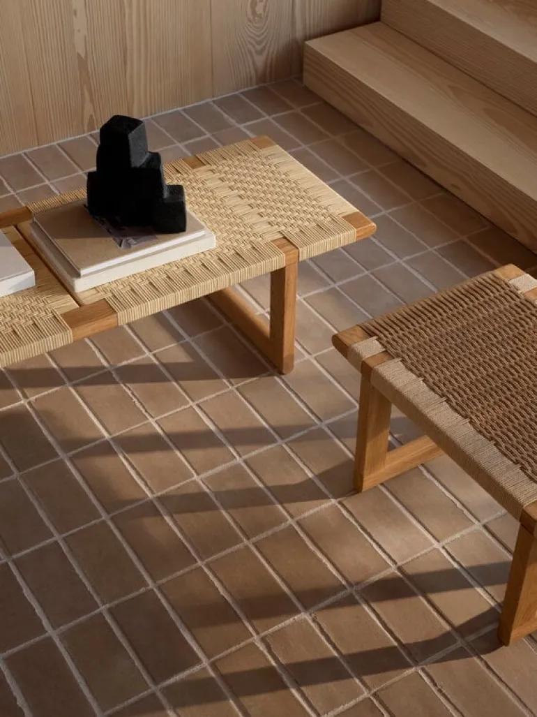 Carl Hansen & Søn BM0489S table bench, short, oiled oak - paper cord