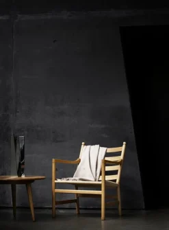 Carl Hansen & Søn CH008 coffee table, 78 cm, oiled oak