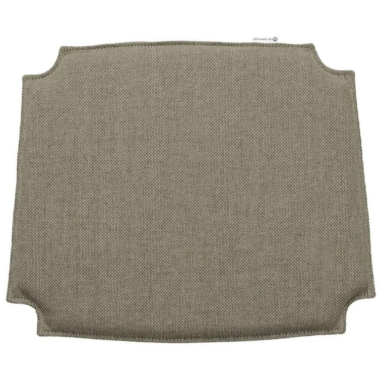 Carl Hansen & Søn CH24 Wishbone cushion, Re-wool 0218
