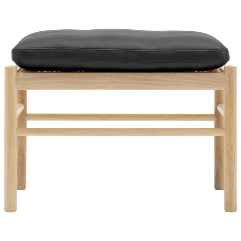 Carl Hansen & Søn OW149F Colonial footstool, oiled oak - black leather Thor 301