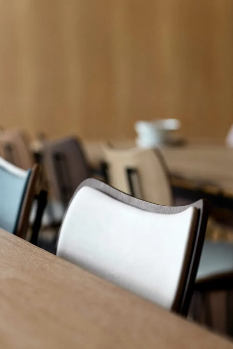 Carl Hansen & Søn VLA26P Vega chair, black - lacquered oak - Mood 04102