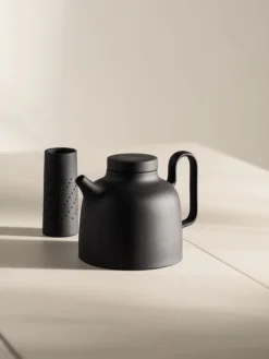 Design House Stockholm Sand Secrets tea pot, black