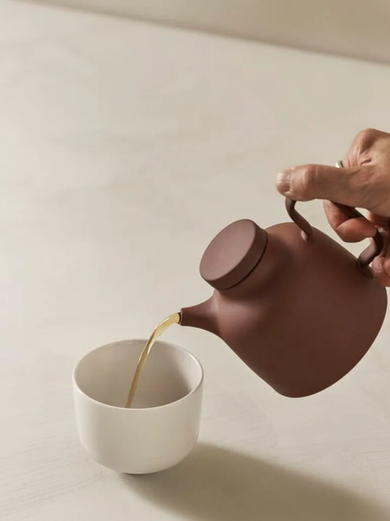 Design House Stockholm Sand Secrets tea pot, red