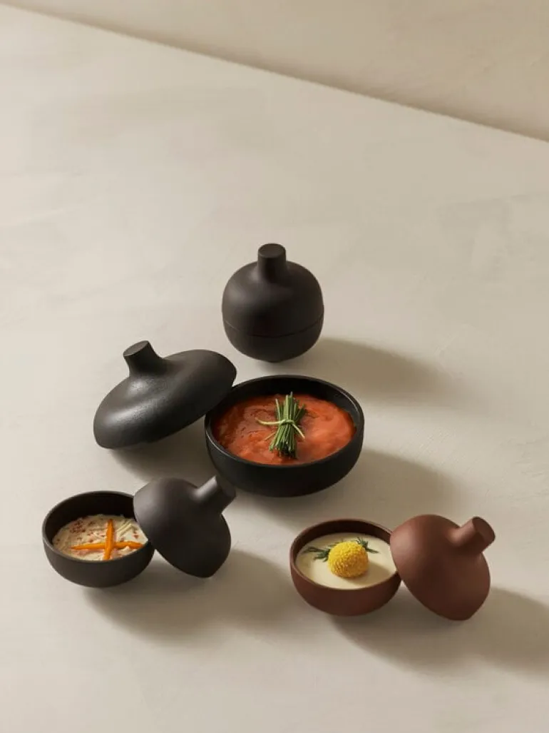 Design House Stockholm Sand Secrets bowl with lid, medium, black