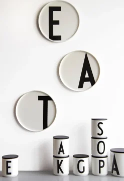 Design Letters Arne Jacobsen porcelain cup, white, A-Z
