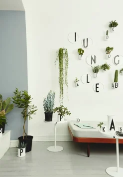 Design Letters Arne Jacobsen porcelain cup, white, A-Z