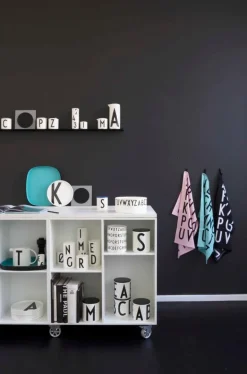 Design Letters Arne Jacobsen porcelain cup, white, A-Z