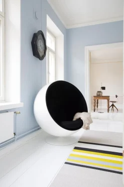Eero Aarnio Originals Ball Chair, white - black
