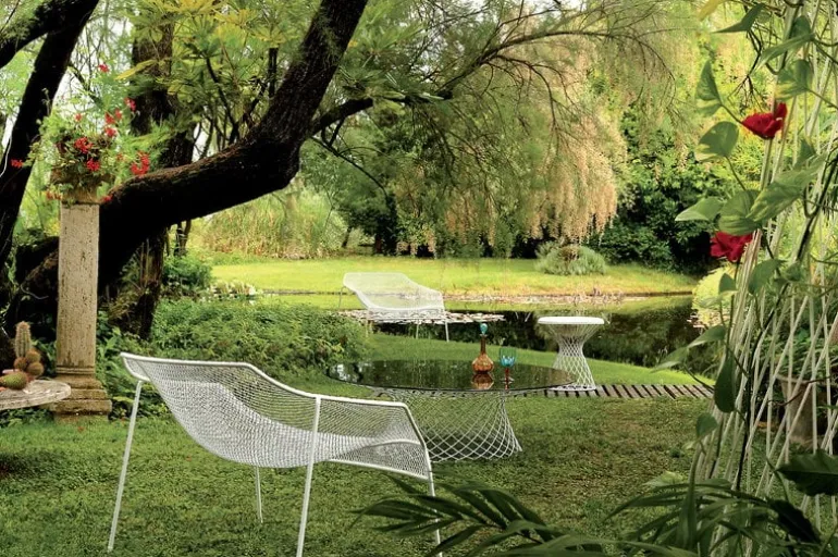 Emu Heaven coffee table 50 cm, matt white, glass top