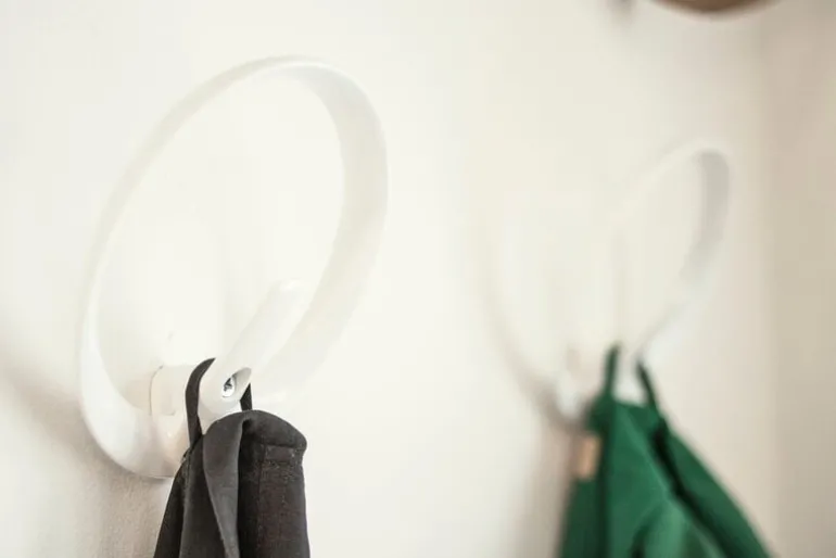 Essem Design Gloria hook, white