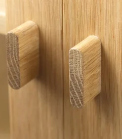 FDB Møbler A90 Boderne display case, 127 cm, lacquered oak