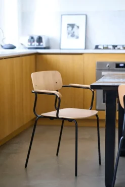 FDB Møbler J183 Holmen chair with armrests, oak veneer