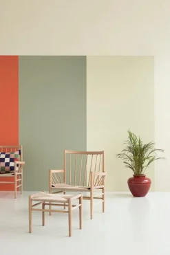 FDB Møbler J82 lounge chair, lacqured oak