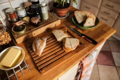 Fiskars Functional Form bread board and knife set