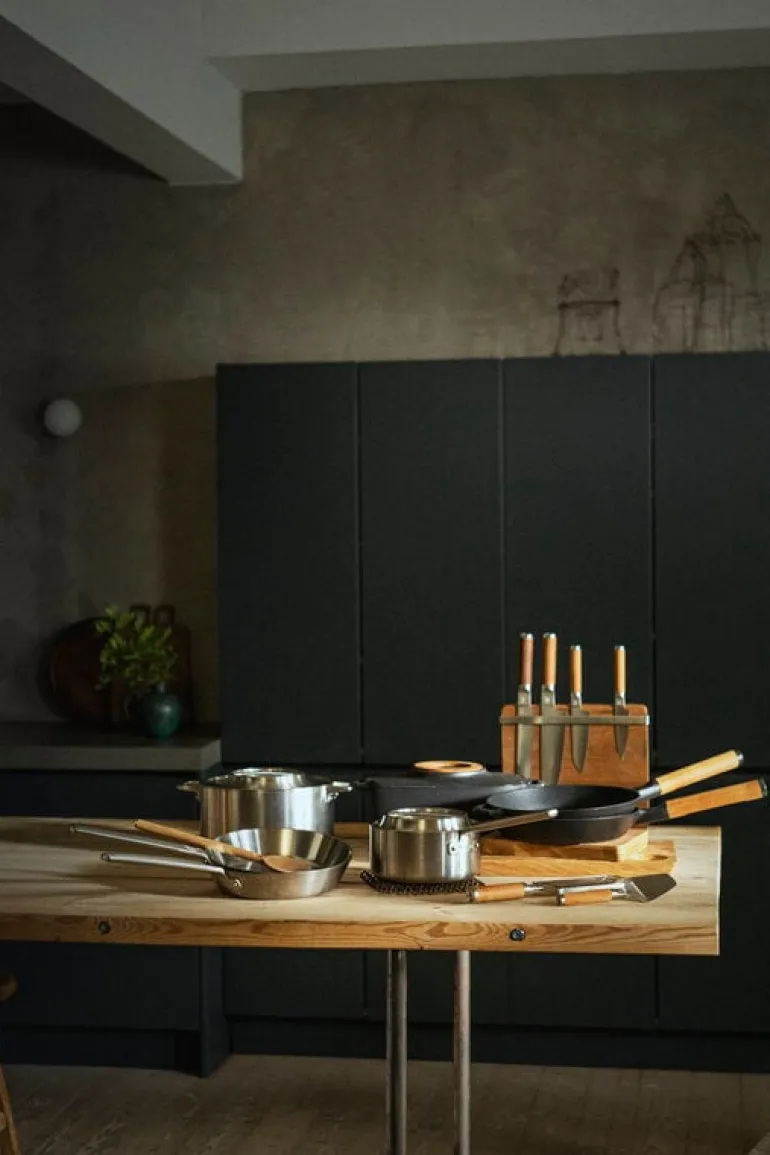 Fiskars Norden cast iron frying pan, 28 cm