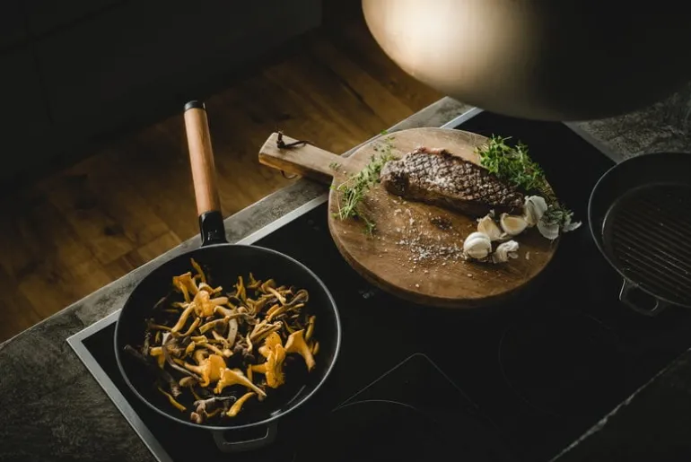 Fiskars Norden cast iron frying pan, 28 cm