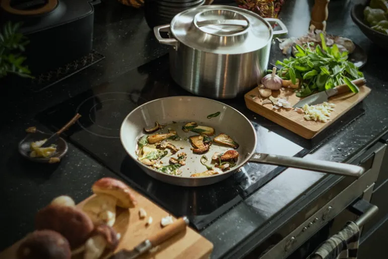 Fiskars Norden steel casserole, 5 L, uncoated