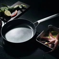 Fiskars Taiten frying pan, 26 cm