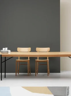 Fogia Figurine chair, lacquered oak