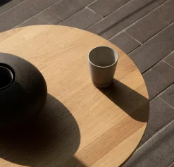 Fogia Koku coffee table, oval, lacquered oak