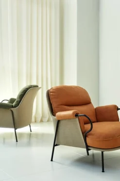 Fogia Lyra armchair, black steel - cognac leather