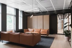 Fogia Tiki 3-seater sofa, black steel - cognac leather