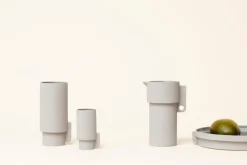 Form & Refine Alcoa tray, light grey