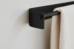 Form & Refine Arc Single towel bar, black