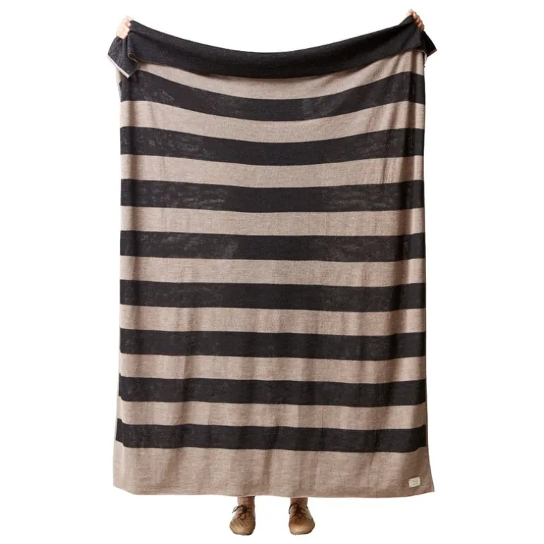 Form & Refine Aymara plaid, 130 x 190 cm, pattern Ribbon