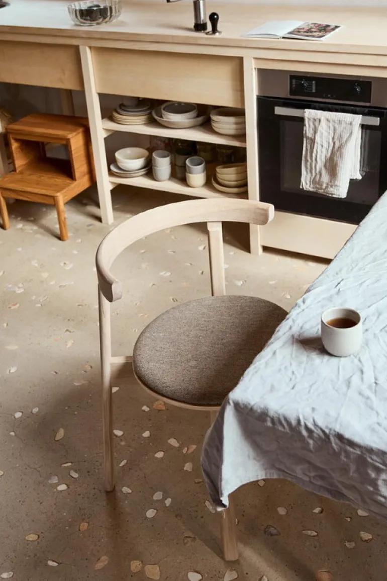 Form & Refine Lunar chair, white oiled oak - Hallingdal 0227