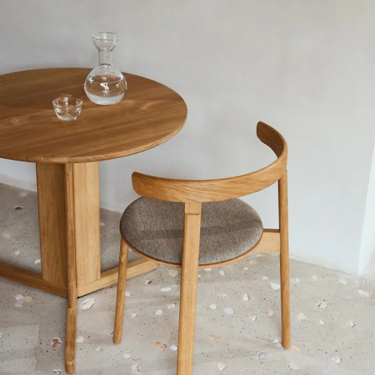 Form & Refine Lunar chair, oiled oak - Hallingdal 0227