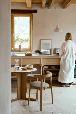 Form & Refine Lunar chair, oiled oak - Hallingdal 0227